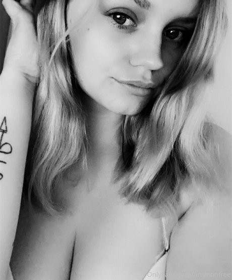 Naakte gelekte OnlyFans-foto van Arrynnnfree