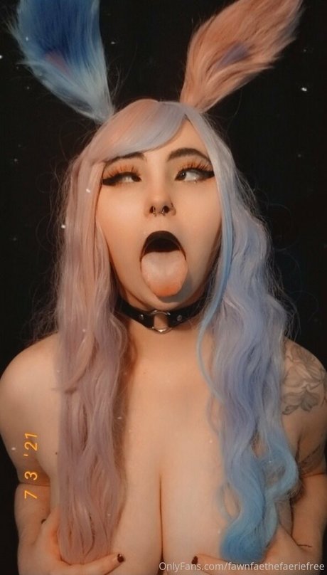 Naakte gelekte OnlyFans-foto van Sirennnyxxfree