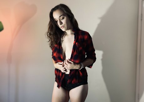 Naakte gelekte OnlyFans-foto van Asmrkitten