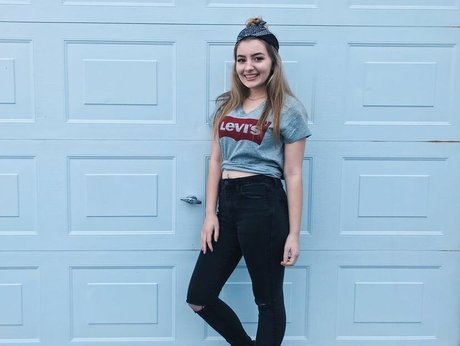 Naakte gelekte OnlyFans-foto van Sarao Sulli