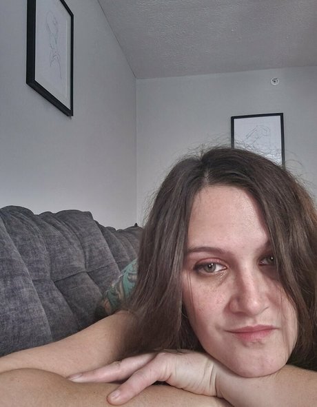 Naakte gelekte OnlyFans-foto van Sbeth