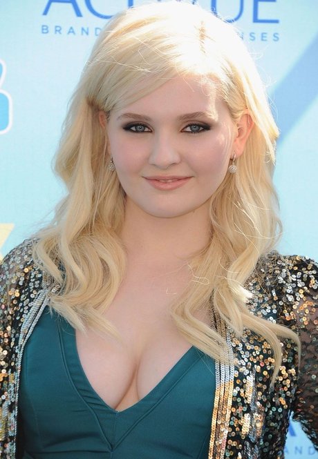 Naakte gelekte OnlyFans-foto van Abigail Breslin