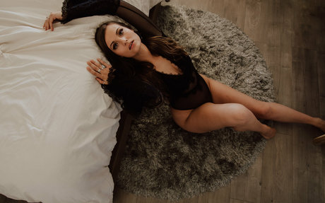 Naakte gelekte OnlyFans-foto van Kenzie Love