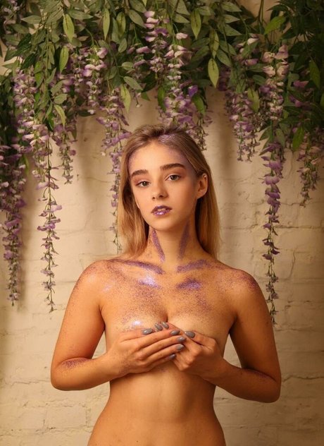 Naakte gelekte OnlyFans-foto van Vvcalendar