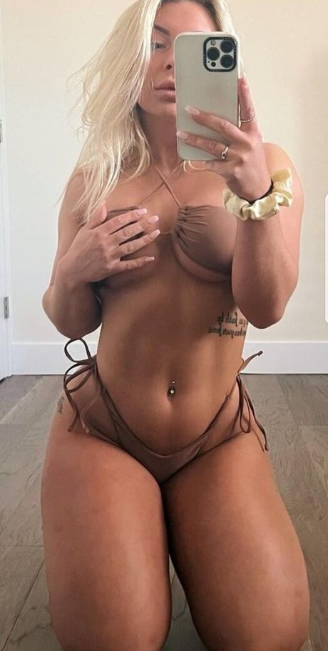 Naakte gelekte OnlyFans-foto van Lelizabeth