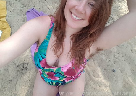 Naakte gelekte OnlyFans-foto van Shamelesslyunshavenfree