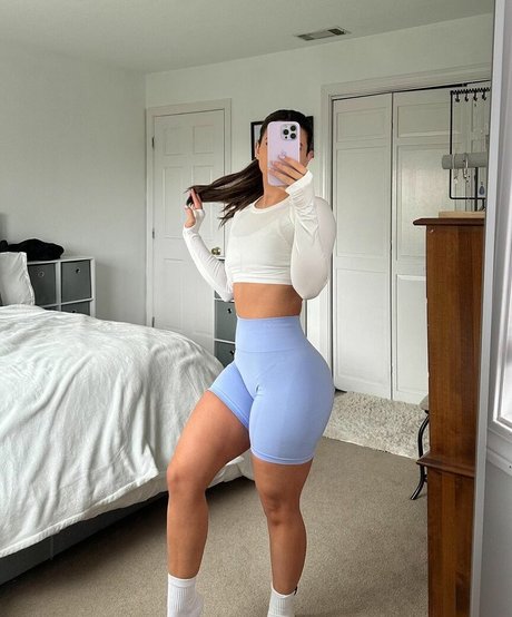 Naakte gelekte OnlyFans-foto van Kristineafit