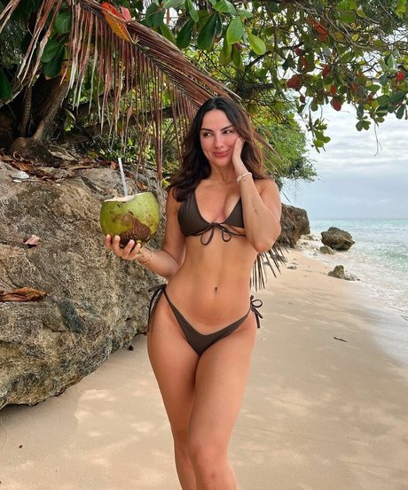 Naakte gelekte OnlyFans-foto van Krissy Cela