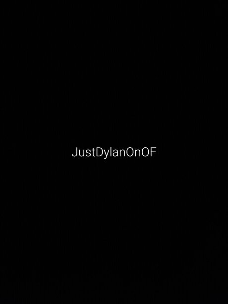 Naakte gelekte OnlyFans-foto van Just Dylan On Onlyfans