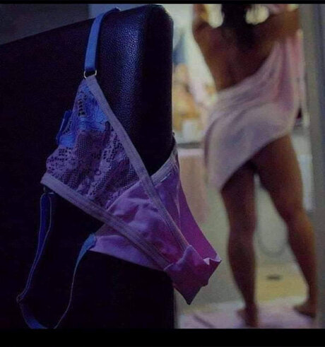 Naakte gelekte OnlyFans-foto van Anyi Katerine