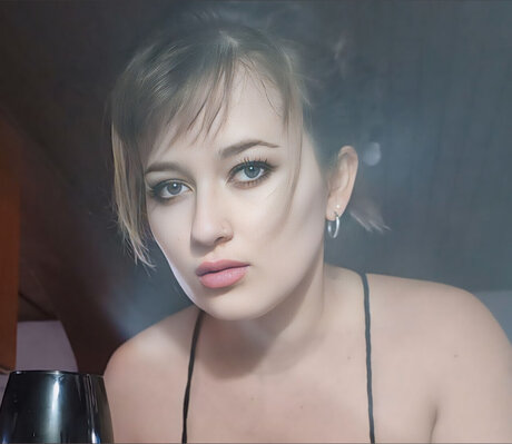 Naakte gelekte OnlyFans-foto van Lizzy