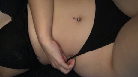 Naakte gelekte OnlyFans-foto van Raver Baby Amplt3