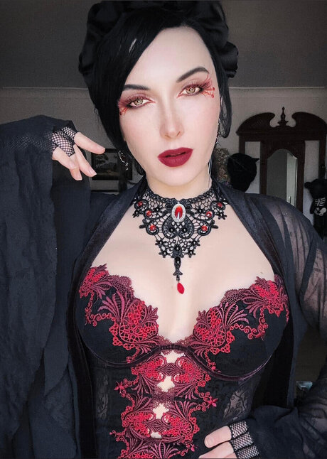 Naakte gelekte OnlyFans-foto van Vintage Lover