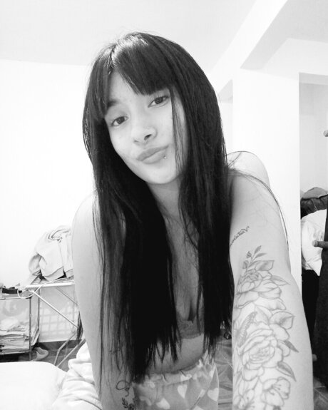 Naakte gelekte OnlyFans-foto van Chloe  V1d30 C4ll Now 24hs 
