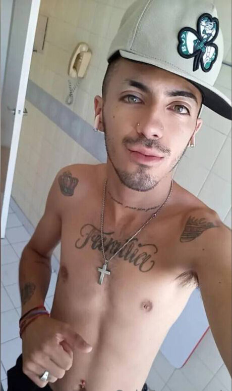 Naakte gelekte OnlyFans-foto van King Of Vc 