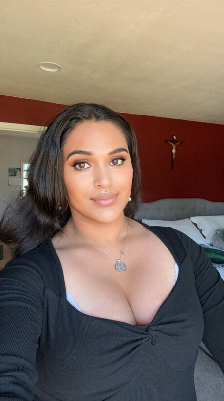 Naakte gelekte OnlyFans-foto van Latina Goddess 