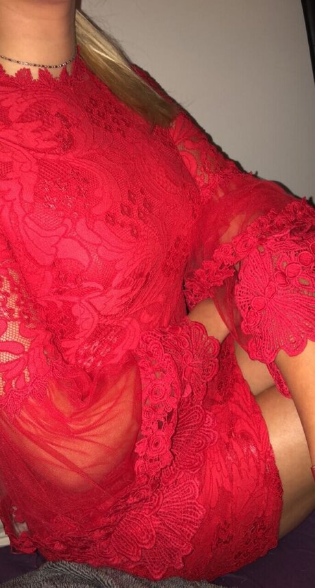 Naakte gelekte OnlyFans-foto van Elea