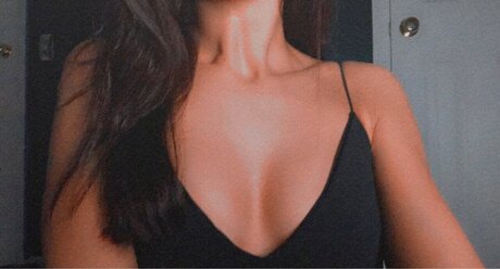 Naakte gelekte OnlyFans-foto van Remi Meadow