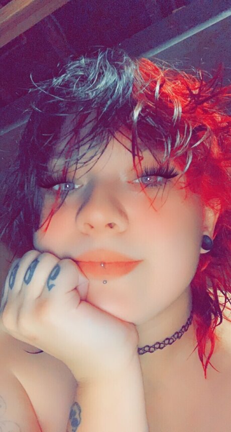 Naakte gelekte OnlyFans-foto van Melione Ghost