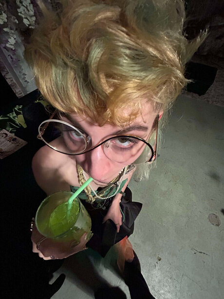 Naakte gelekte OnlyFans-foto van  Ikky After Dark 