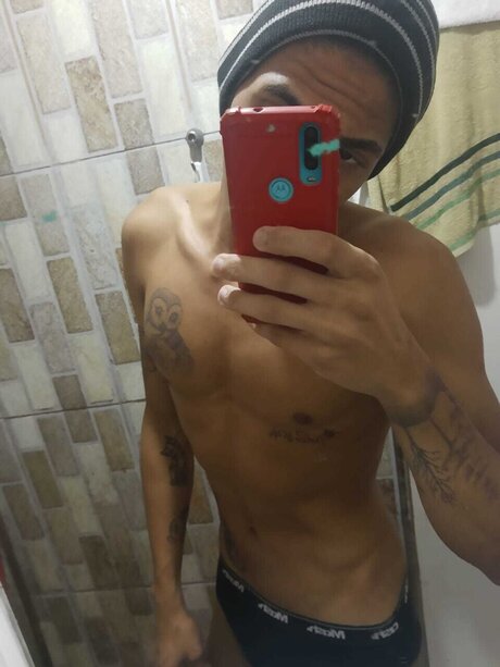 Naakte gelekte OnlyFans-foto van Kaio 23