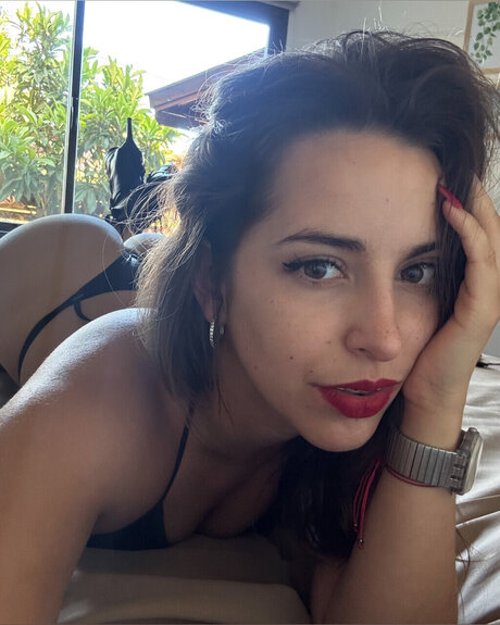 Naakte gelekte OnlyFans-foto van Venus 