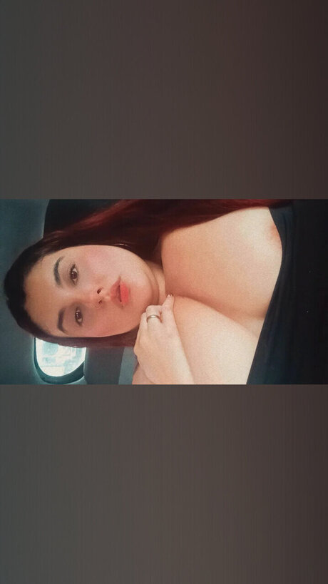 Naakte gelekte OnlyFans-foto van Mara Fernanda