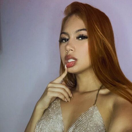 Naakte gelekte OnlyFans-foto van Emily