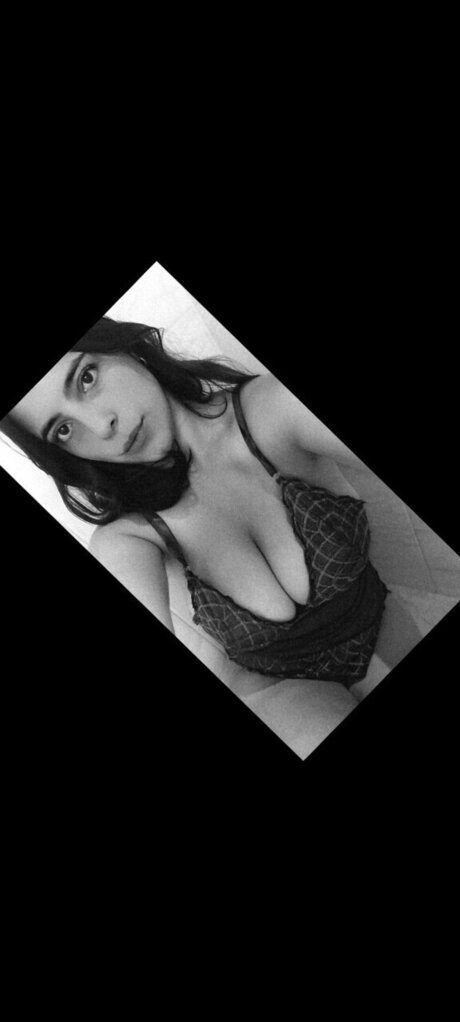 Naakte gelekte OnlyFans-foto van Sweet Abby 