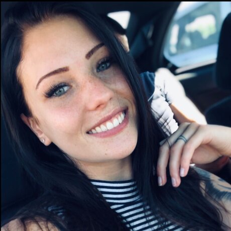 Naakte gelekte OnlyFans-foto van Holy Titts 