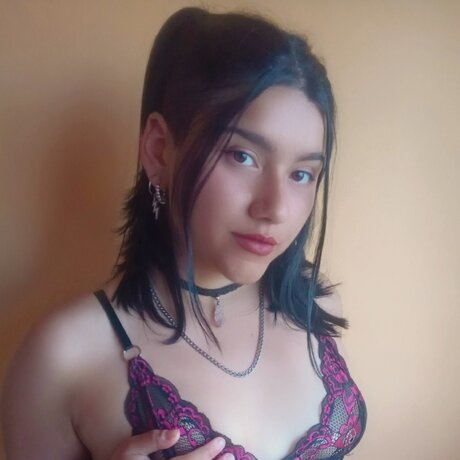 Naakte gelekte OnlyFans-foto van Emily Teles