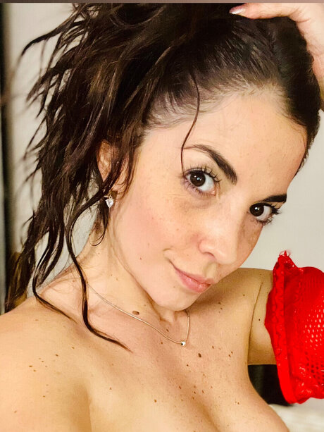 Naakte gelekte OnlyFans-foto van Catrinadivine