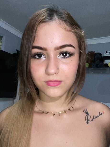 Naakte gelekte OnlyFans-foto van Camila Gil