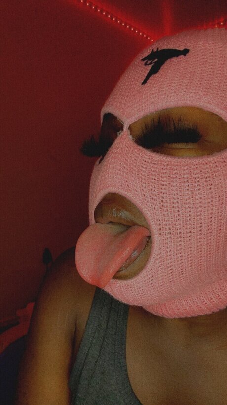 Naakte gelekte OnlyFans-foto van Pinkchocolate
