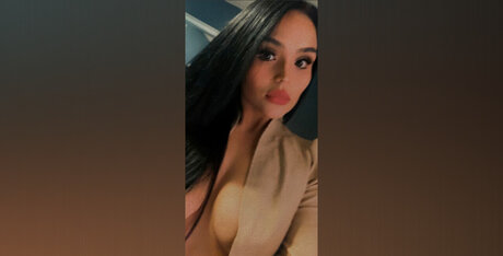 Naakte gelekte OnlyFans-foto van Heavenly Bella