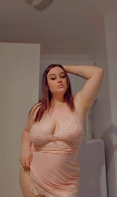 Naakte gelekte OnlyFans-foto van Bebesita Free