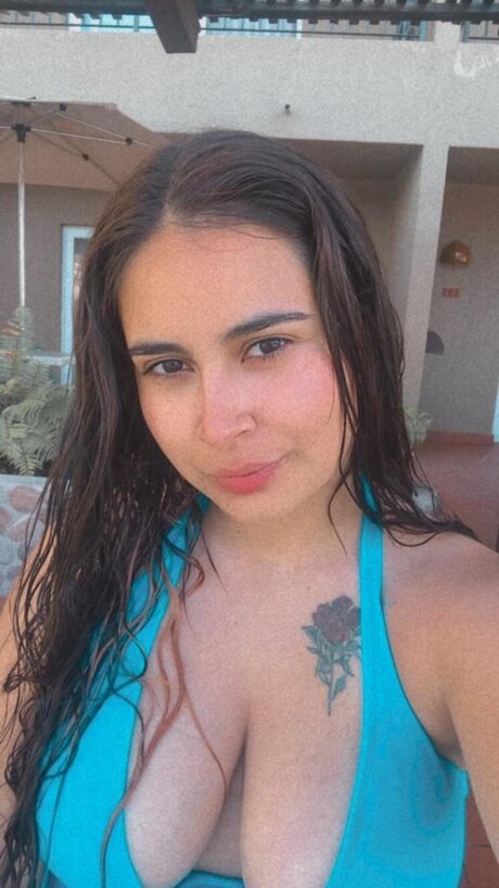 Naakte gelekte OnlyFans-foto van Jenniferf