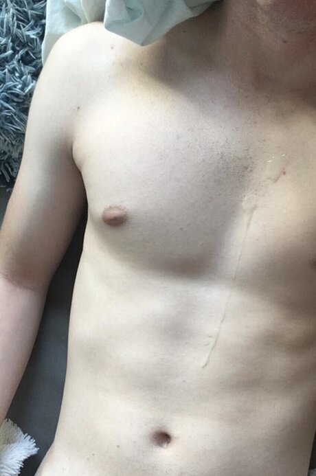 Naakte gelekte OnlyFans-foto van Max