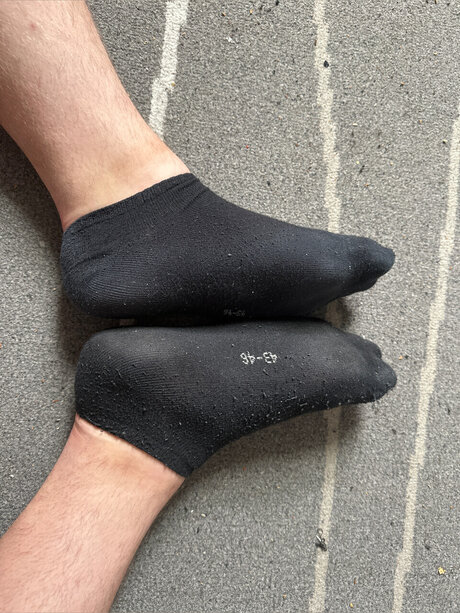 Naakte gelekte OnlyFans-foto van Teensandsocks