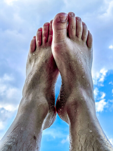 Naakte gelekte OnlyFans-foto van Shy Guy Soles