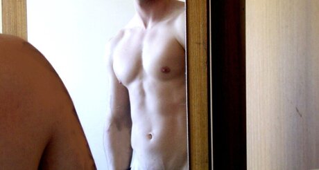 Naakte gelekte OnlyFans-foto van Cal B