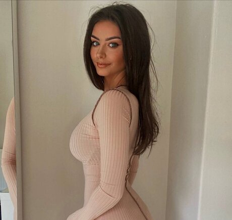 Naakte gelekte OnlyFans-foto van    Uk 
