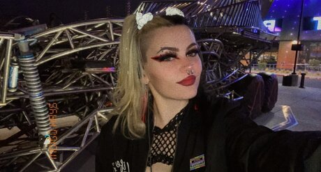 Naakte gelekte OnlyFans-foto van Indigo Haze