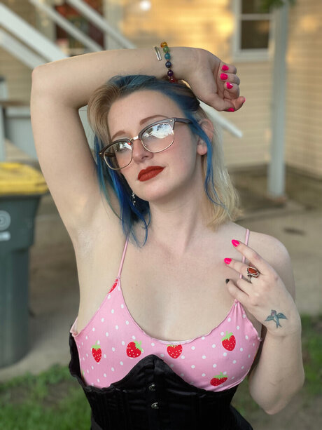 Naakte gelekte OnlyFans-foto van Cassie Quill