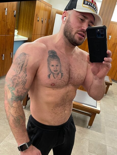 Naakte gelekte OnlyFans-foto van Ranger Rick 