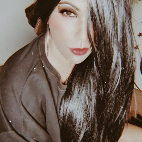Naakte gelekte OnlyFans-foto van Deborah Roux
