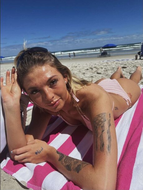 Naakte gelekte OnlyFans-foto van Vanessa