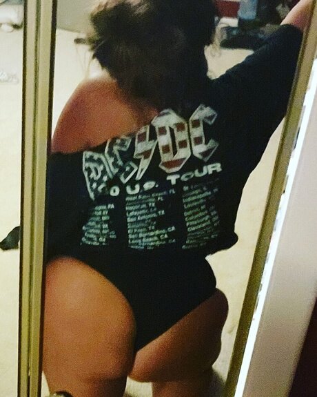 Naakte gelekte OnlyFans-foto van Beautifulbooty19