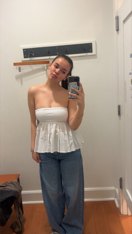 Naakte gelekte OnlyFans-foto van Venus Brennan