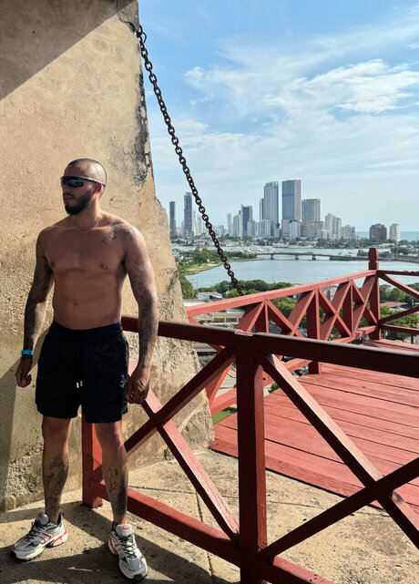 Naakte gelekte OnlyFans-foto van Duvanhoyos19